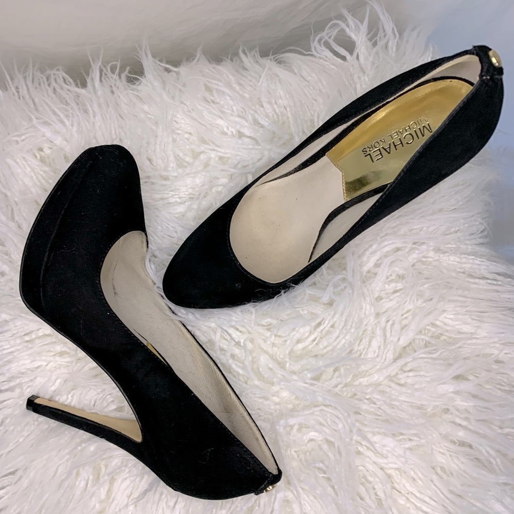 Micheal Kors Round Toe High Heel Pumps